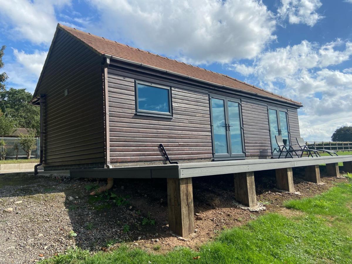 Danielle'S Den Apartment Doncaster Exterior photo